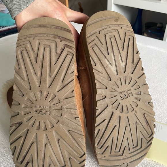 UGG Boots Short Chestnut with side button Size 6 - Picture 5 of 5